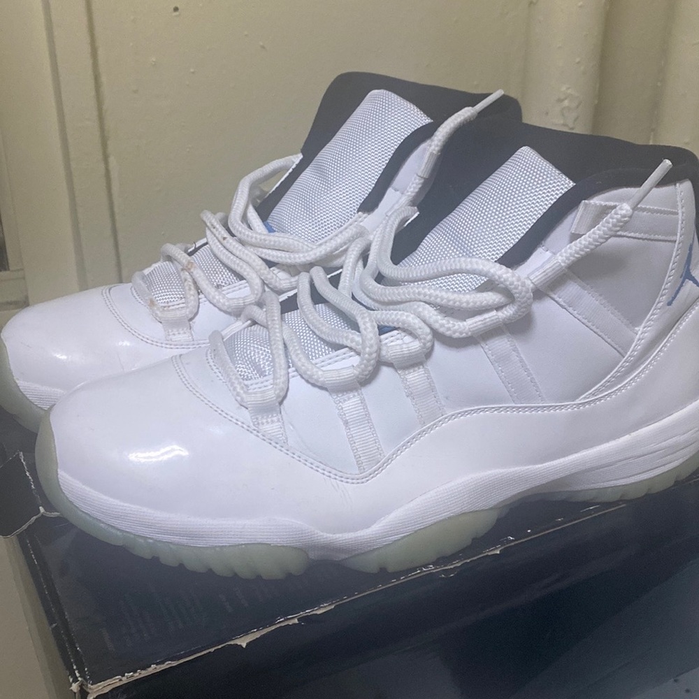 Air Jordan 11 legend blues size 11 100% authentic